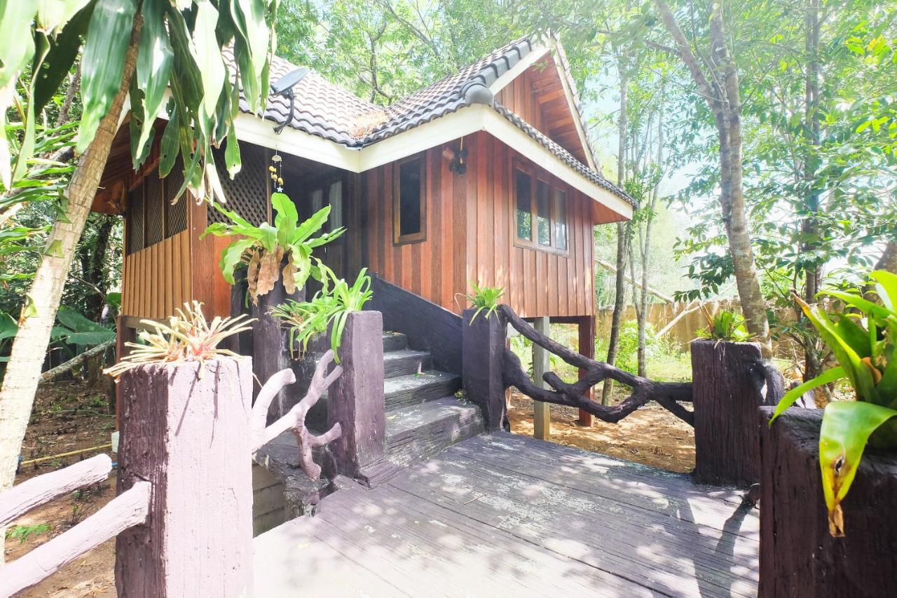 Oyo 604 Ruen Mai Horm Resort Trang Exteriör bild