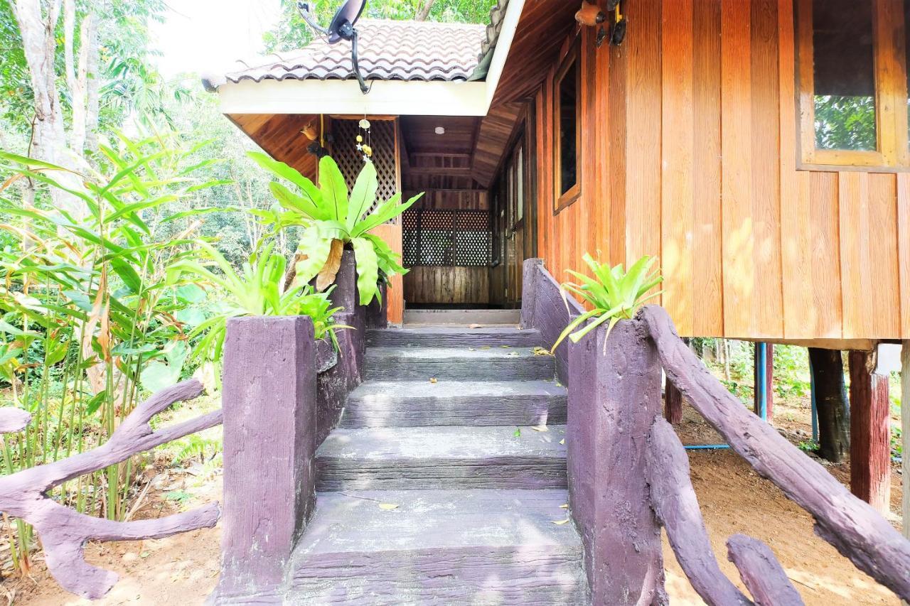 Oyo 604 Ruen Mai Horm Resort Trang Exteriör bild