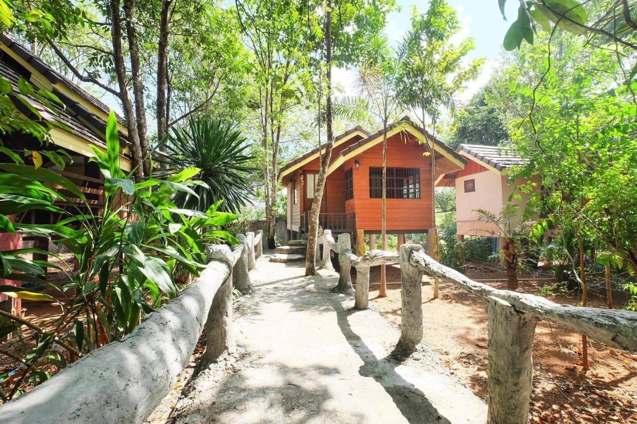 Oyo 604 Ruen Mai Horm Resort Trang Exteriör bild